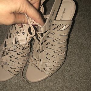 Pour la Victoire tan high heels! Stylish! 7.5 size